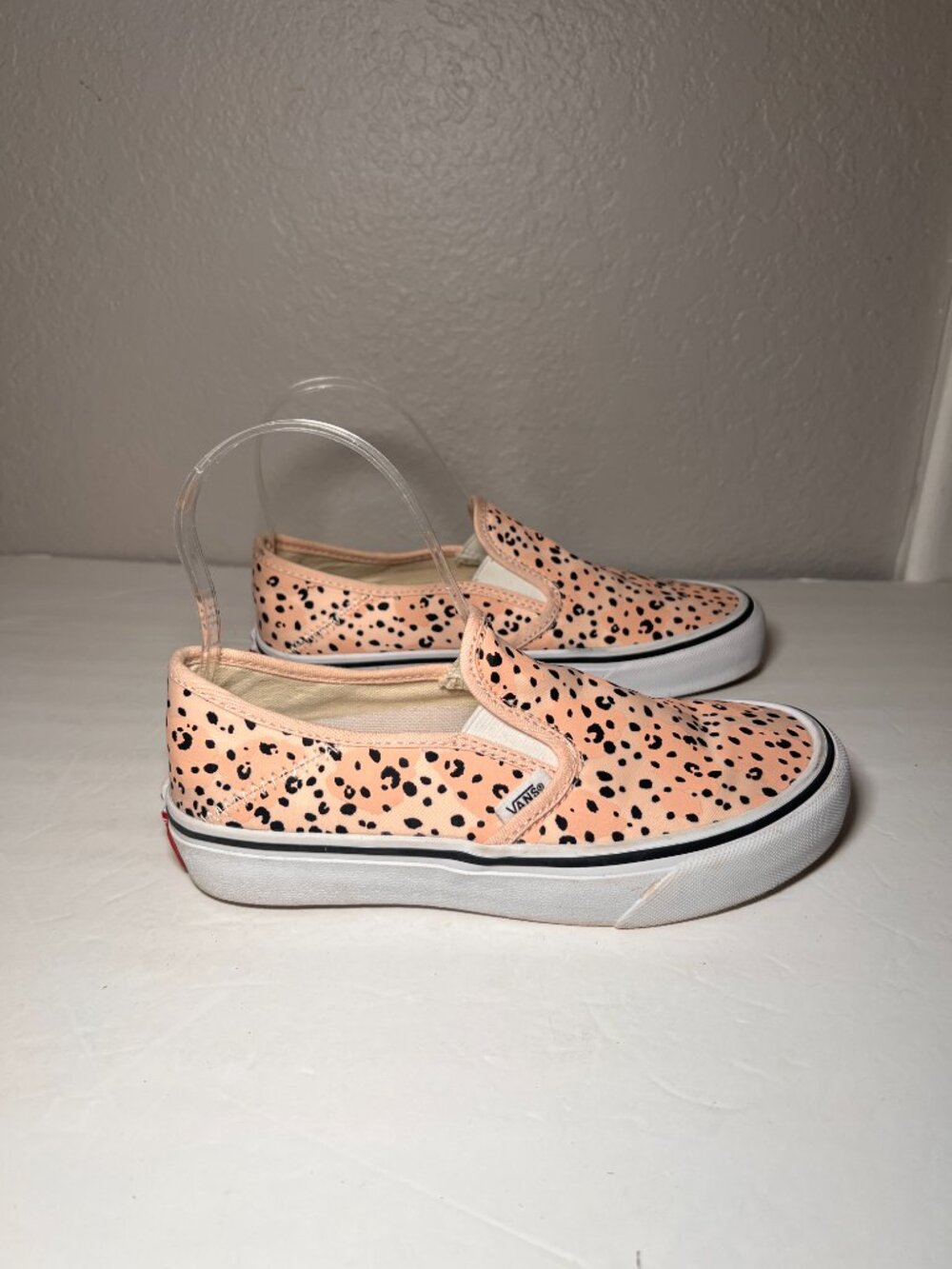 Vans Women Size 5.5 Ultracush Leila Hurst Peach Cheetah Print Sneakers Slip On - Picture 2 of 11